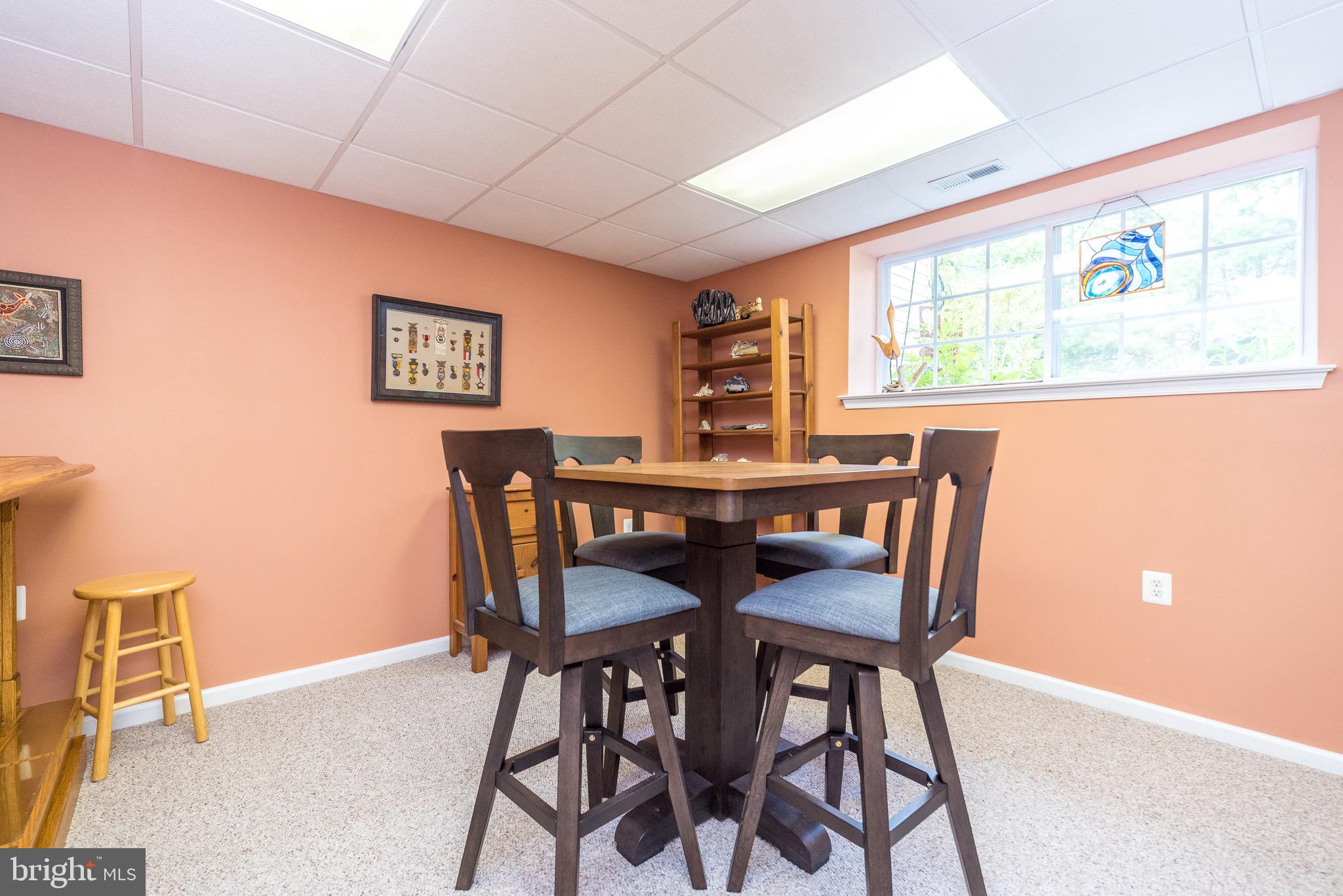 HERITAGE CR ESTS - Residential