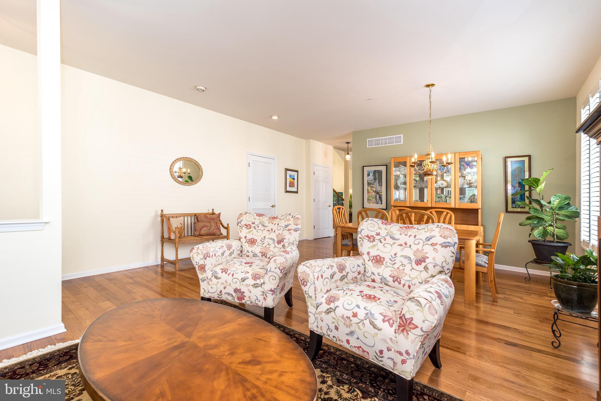 HERITAGE CR ESTS - Residential