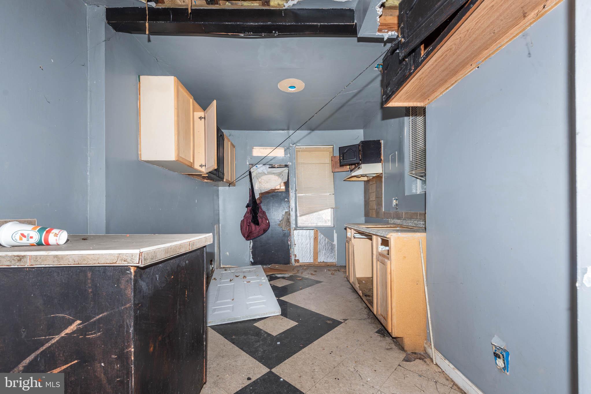 SANDTOWN-WINCHESTER - Residential