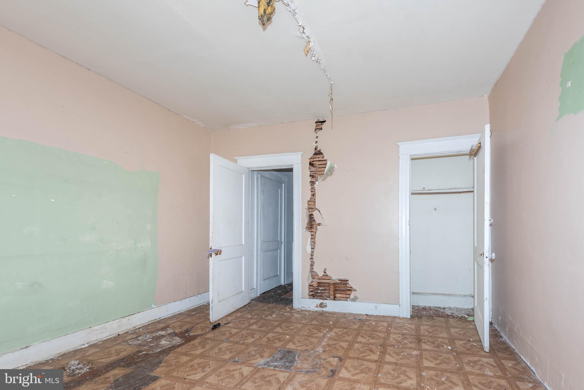 SANDTOWN-WINCHESTER - Residential