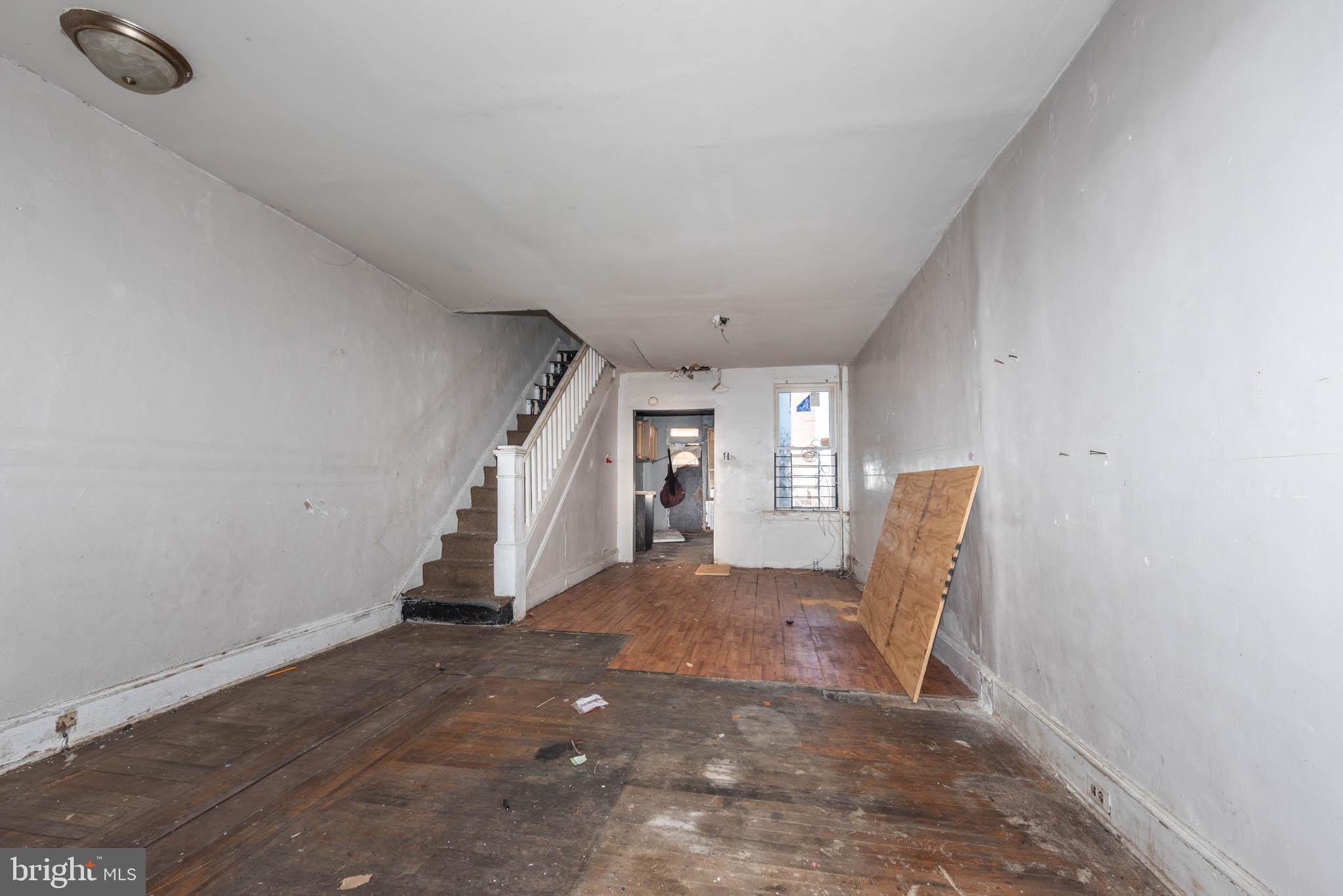 SANDTOWN-WINCHESTER - Residential