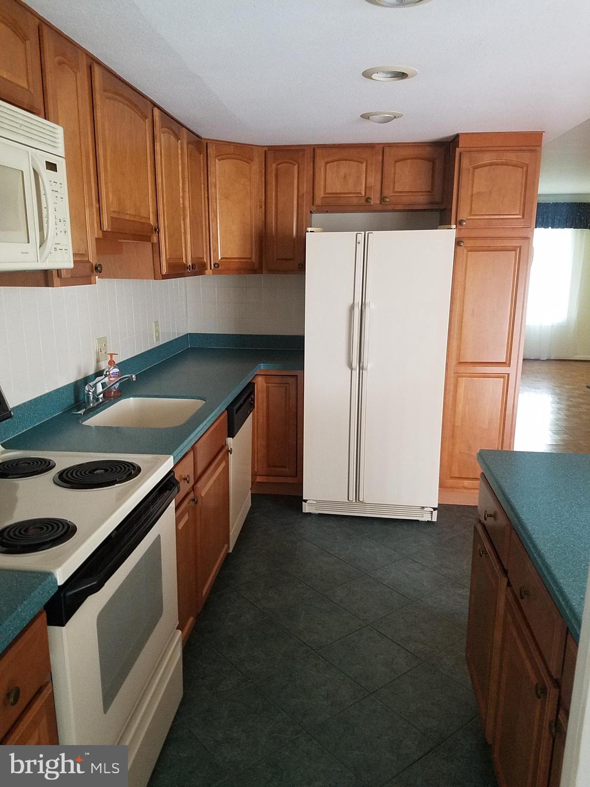 LEISURE WORLD - Residential