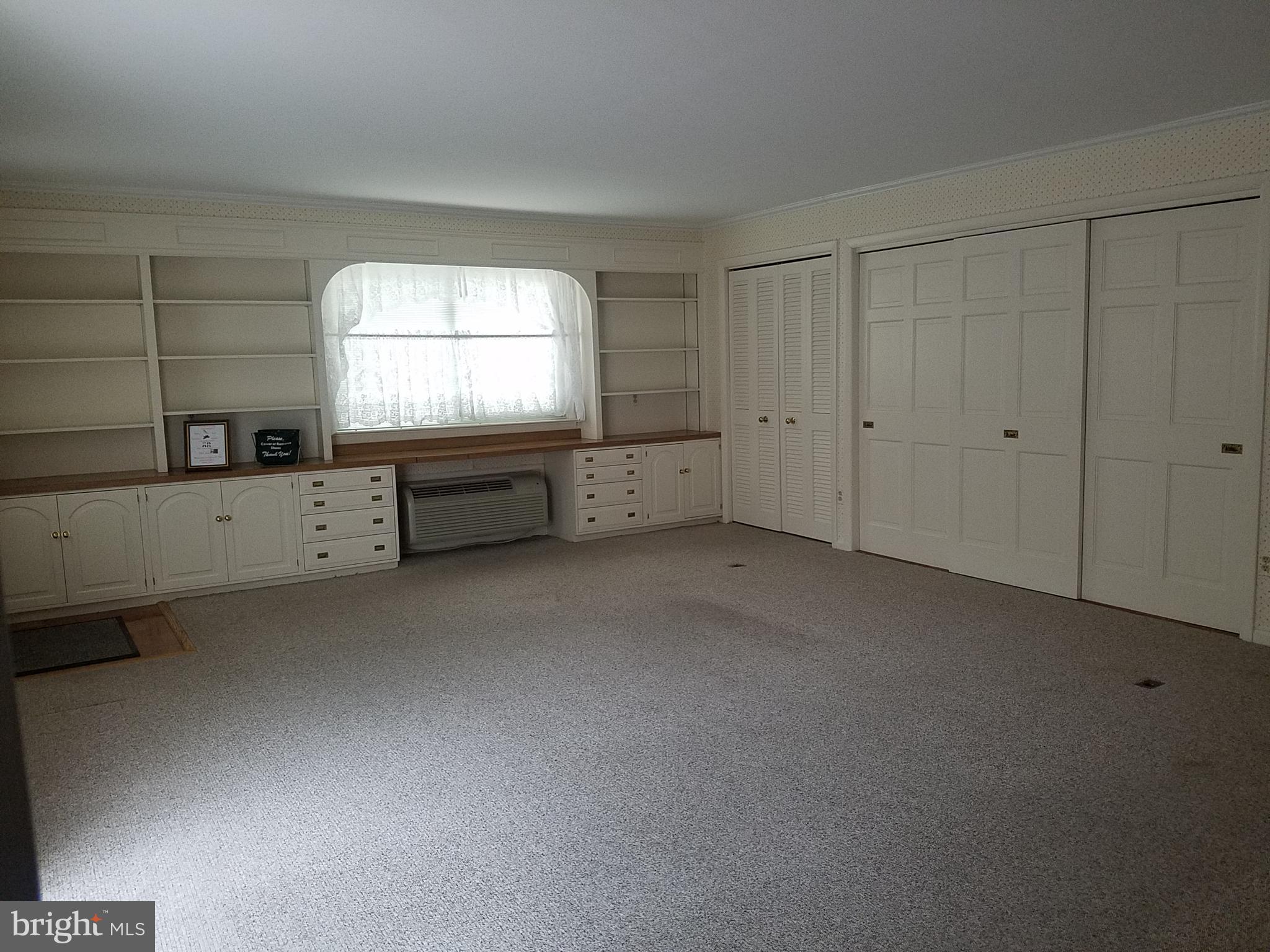 LEISURE WORLD - Residential