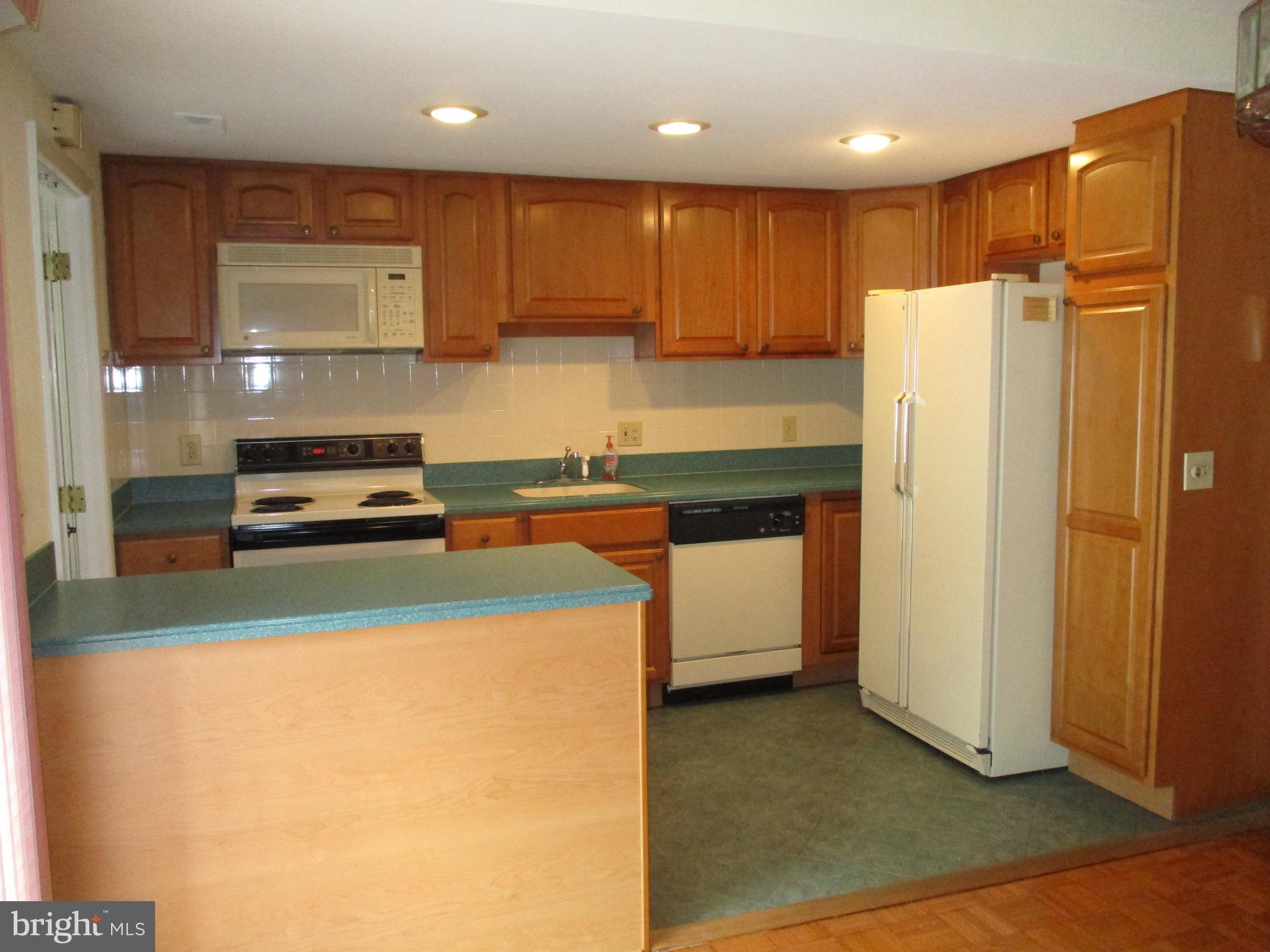 LEISURE WORLD - Residential