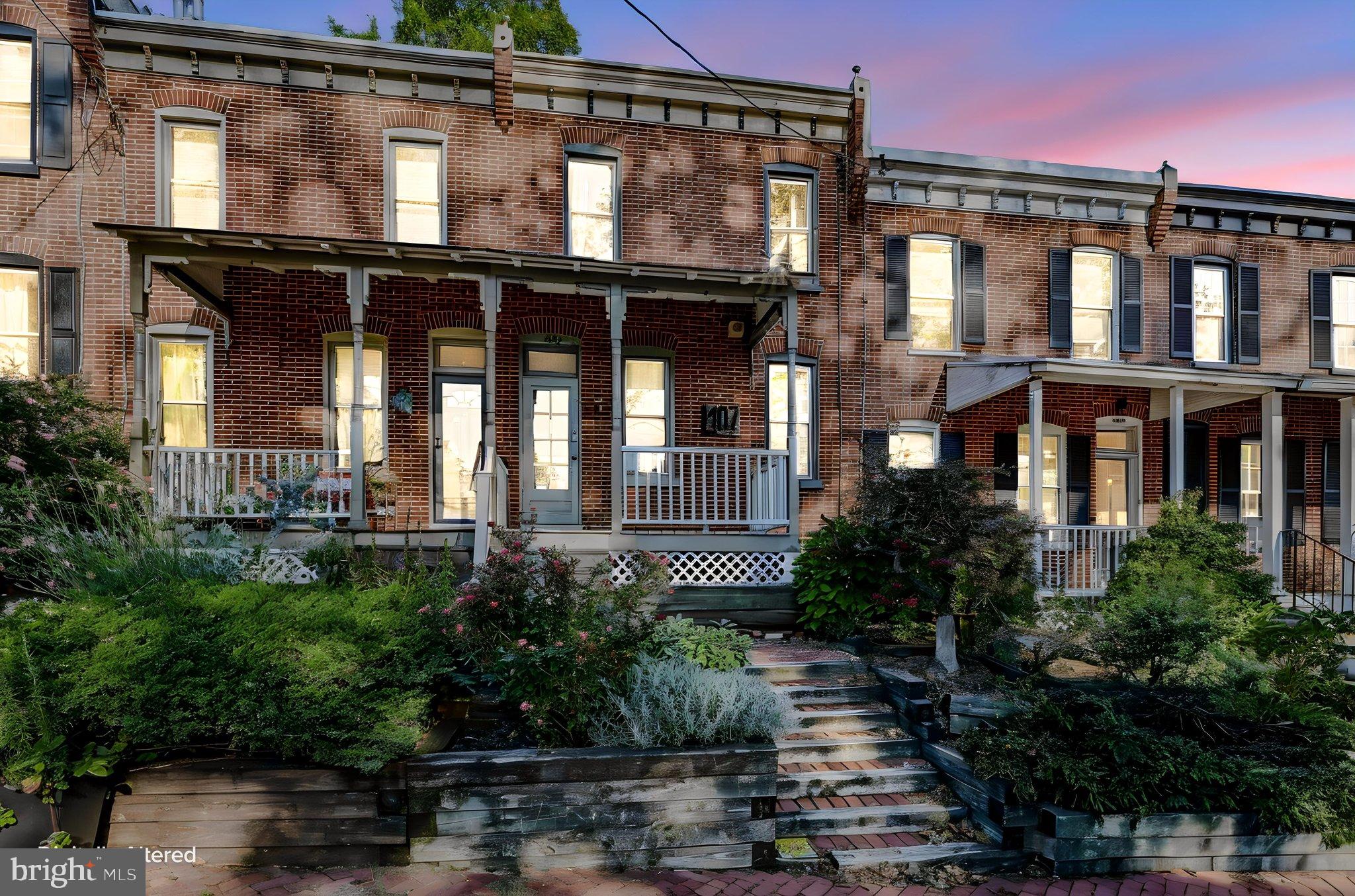 1407 N ADAMS STREET