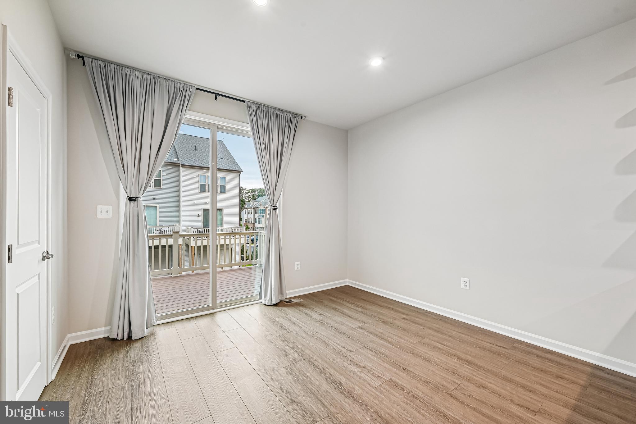 PARKSIDE - Residential