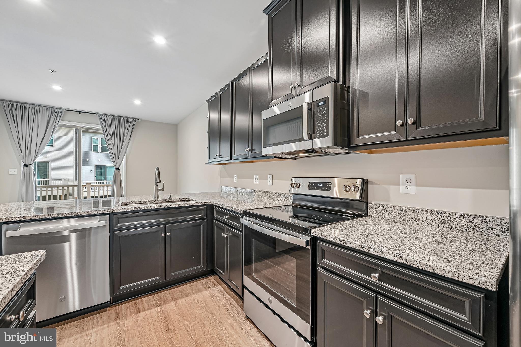 PARKSIDE - Residential