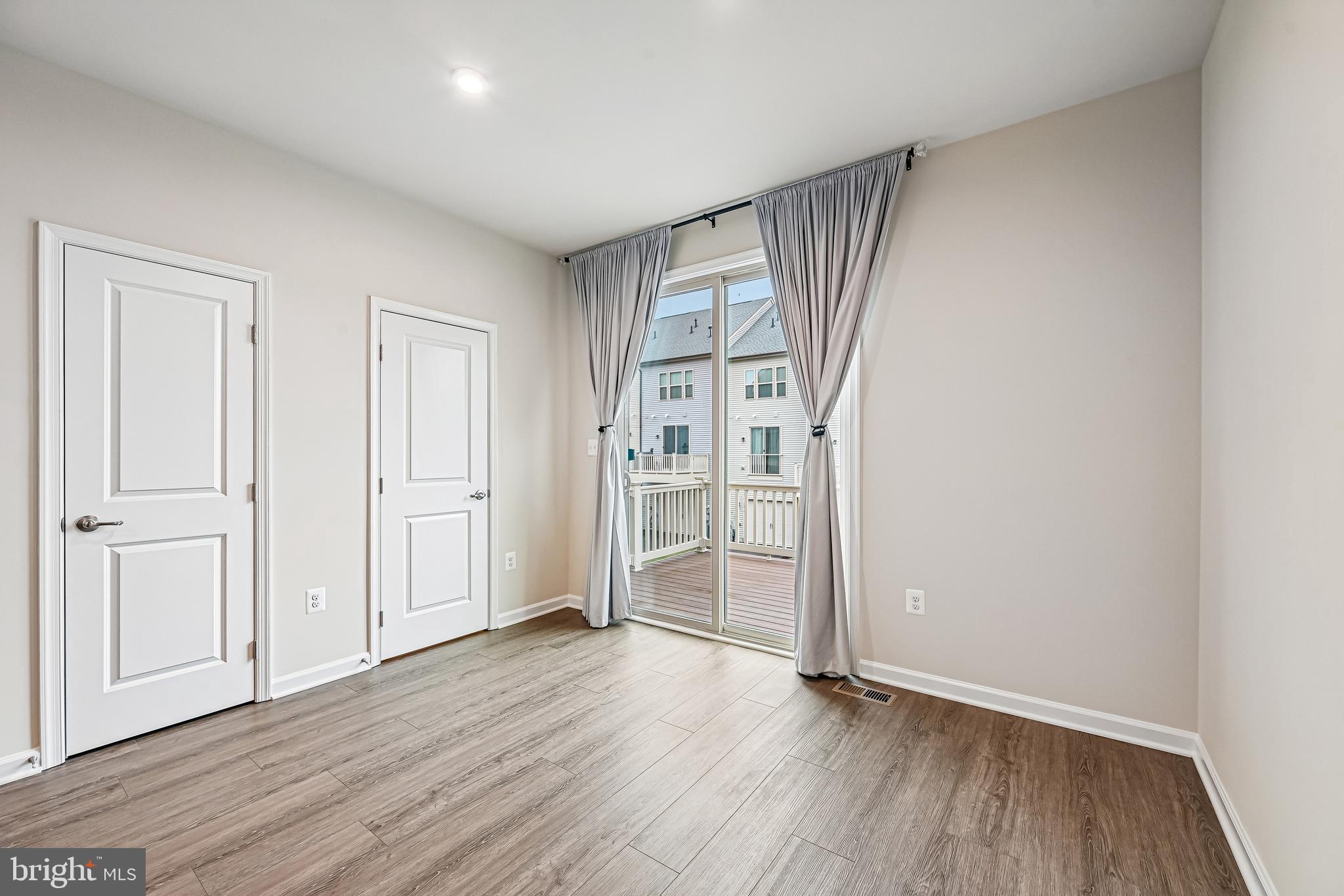 PARKSIDE - Residential