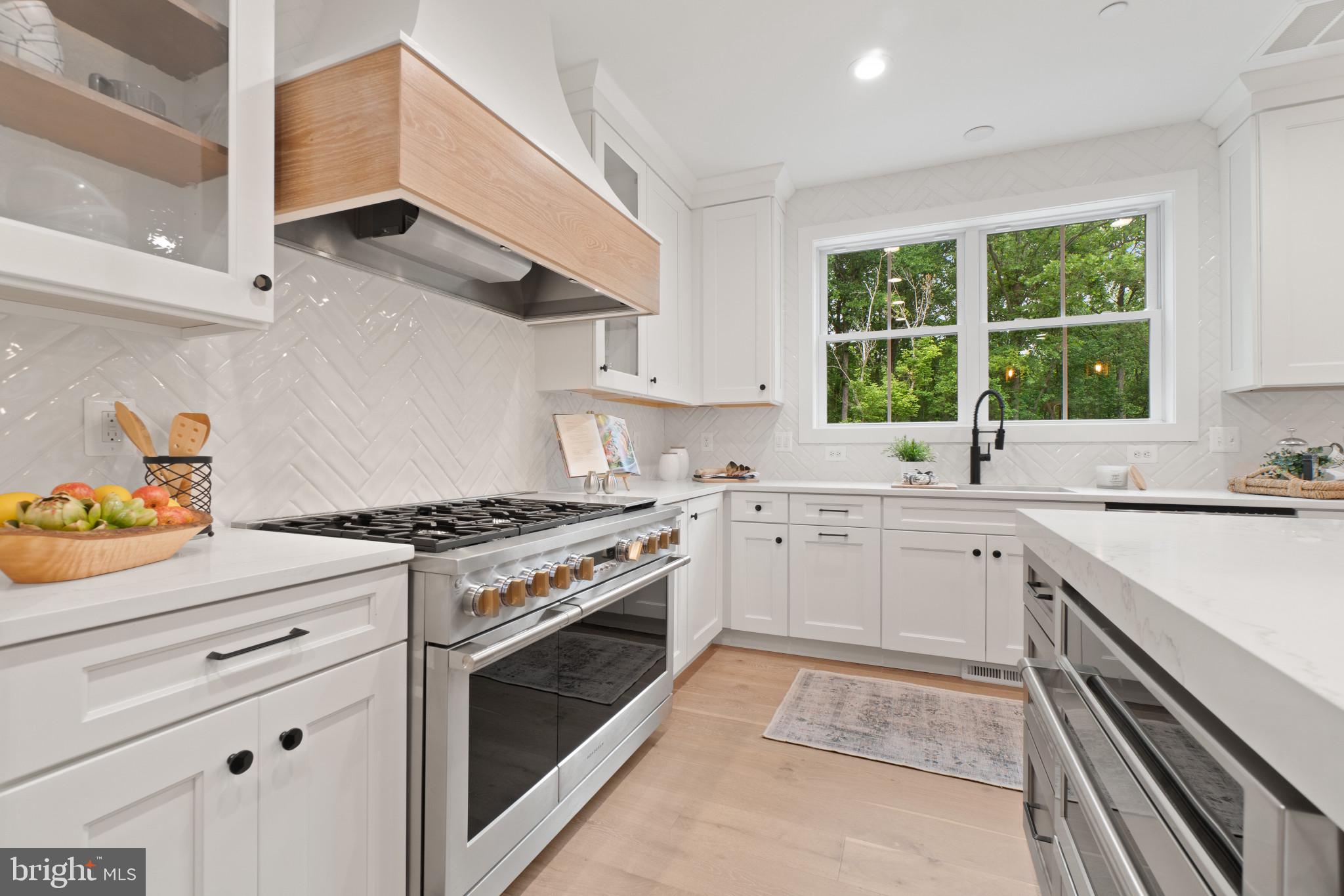 EDGEWATER - Residential