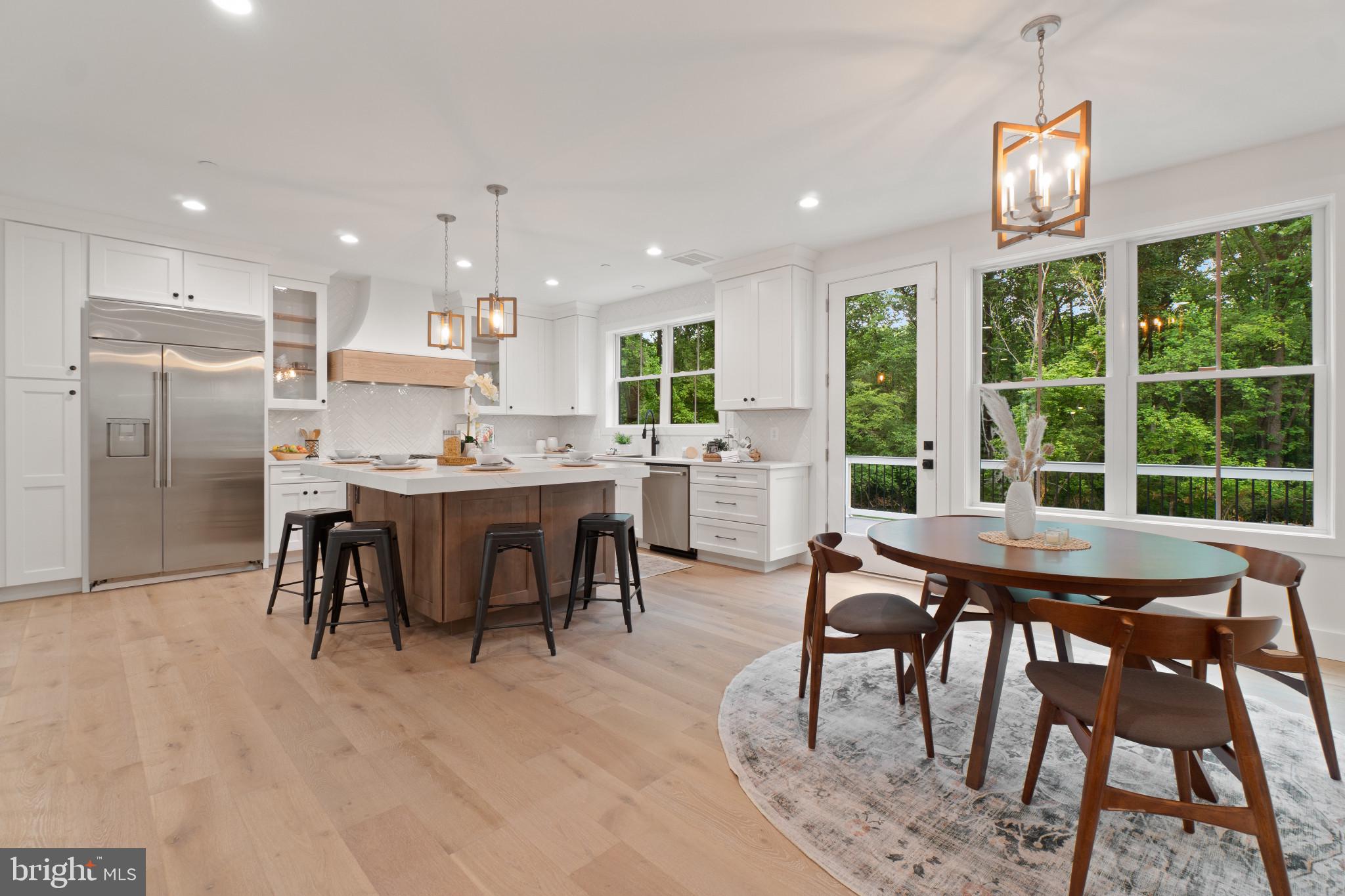 EDGEWATER - Residential