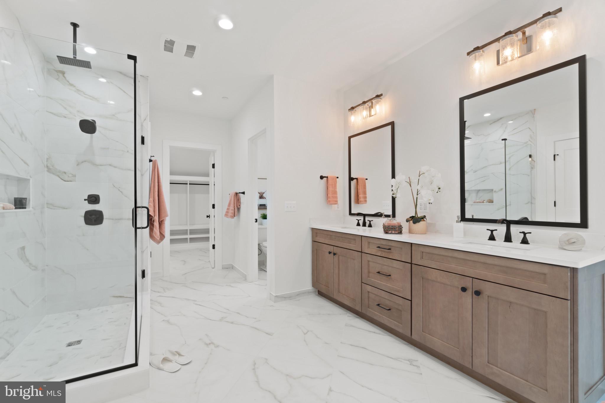 EDGEWATER - Residential