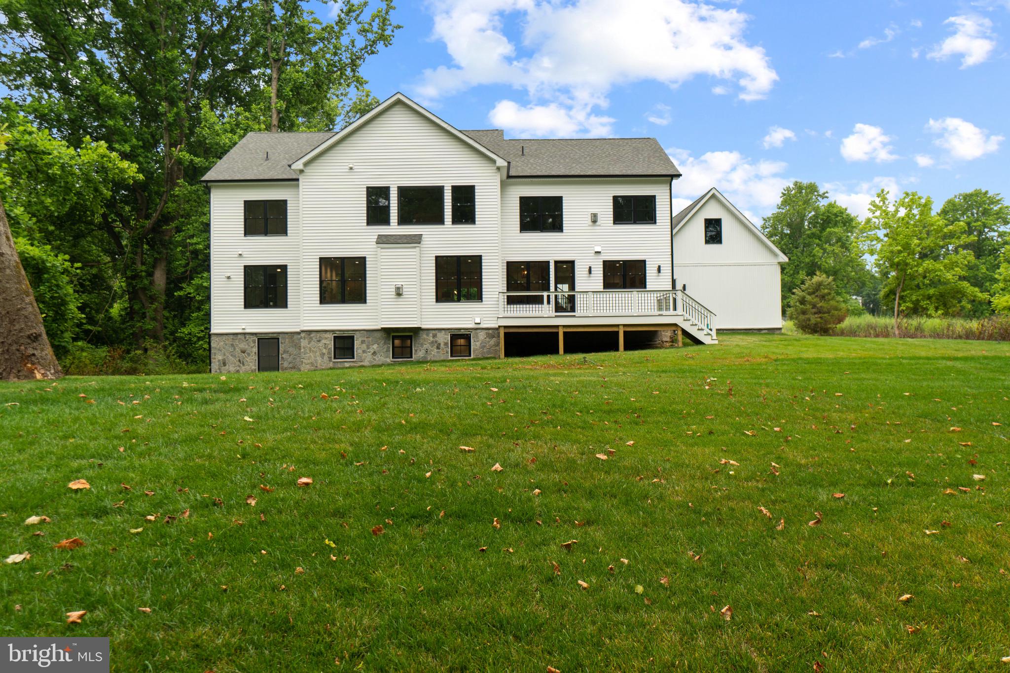 EDGEWATER - Residential