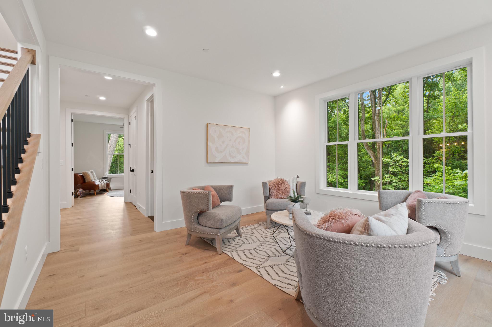 EDGEWATER - Residential