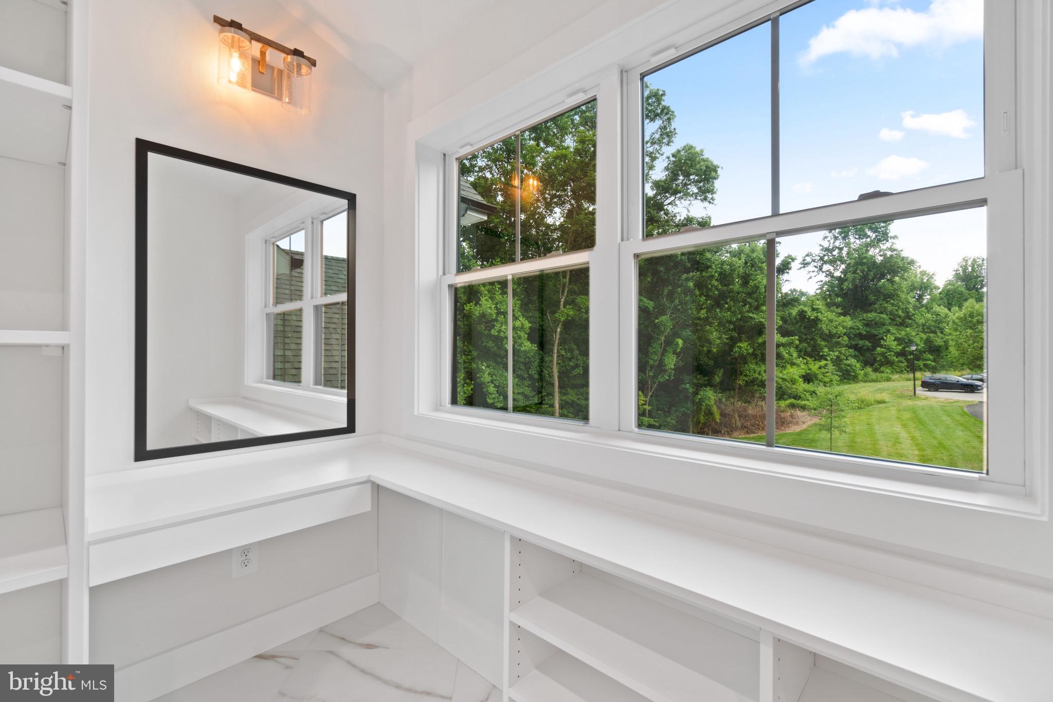 EDGEWATER - Residential