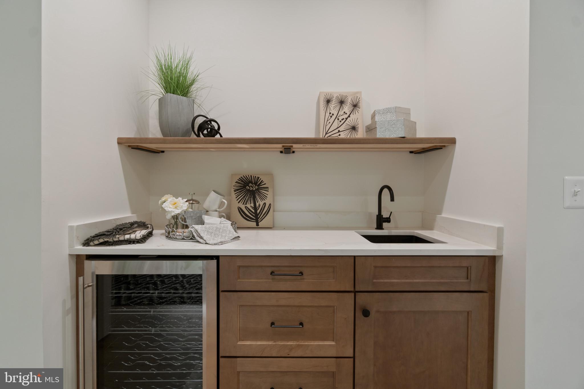 EDGEWATER - Residential