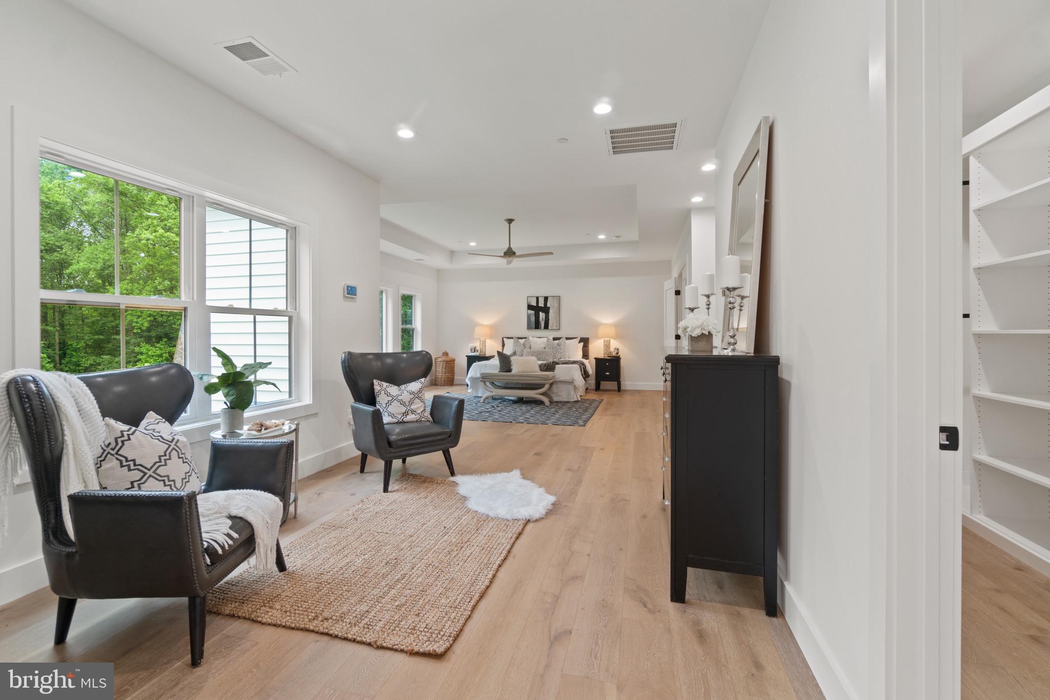 EDGEWATER - Residential