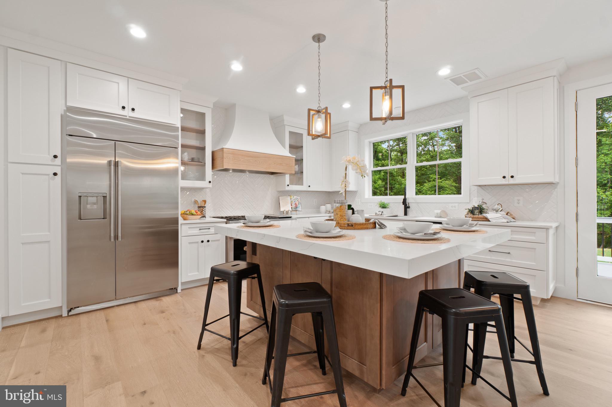 EDGEWATER - Residential