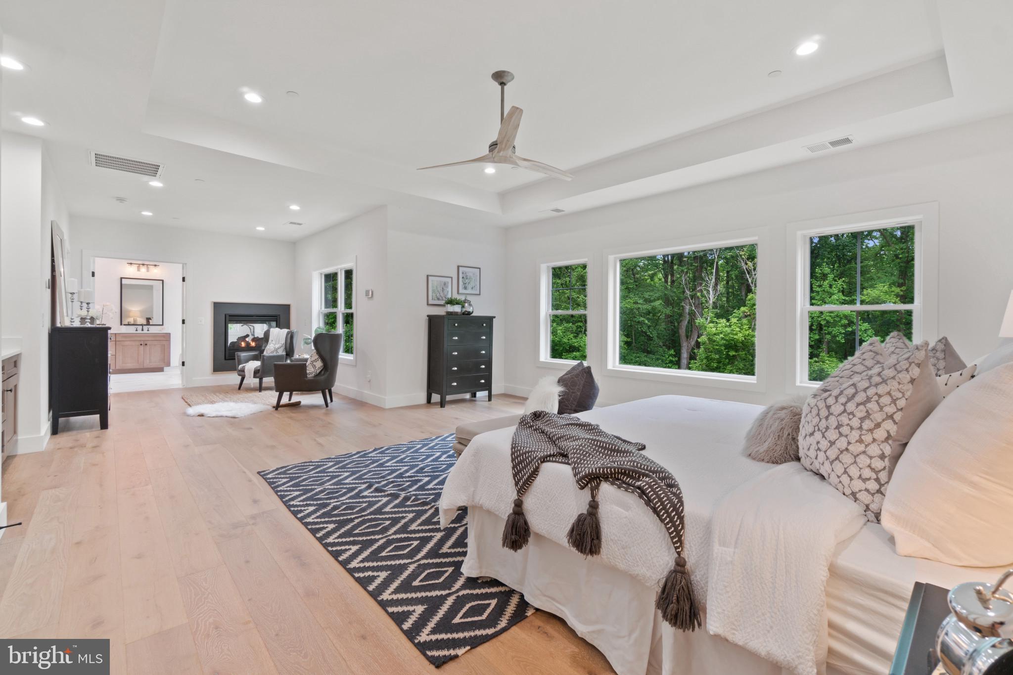 EDGEWATER - Residential