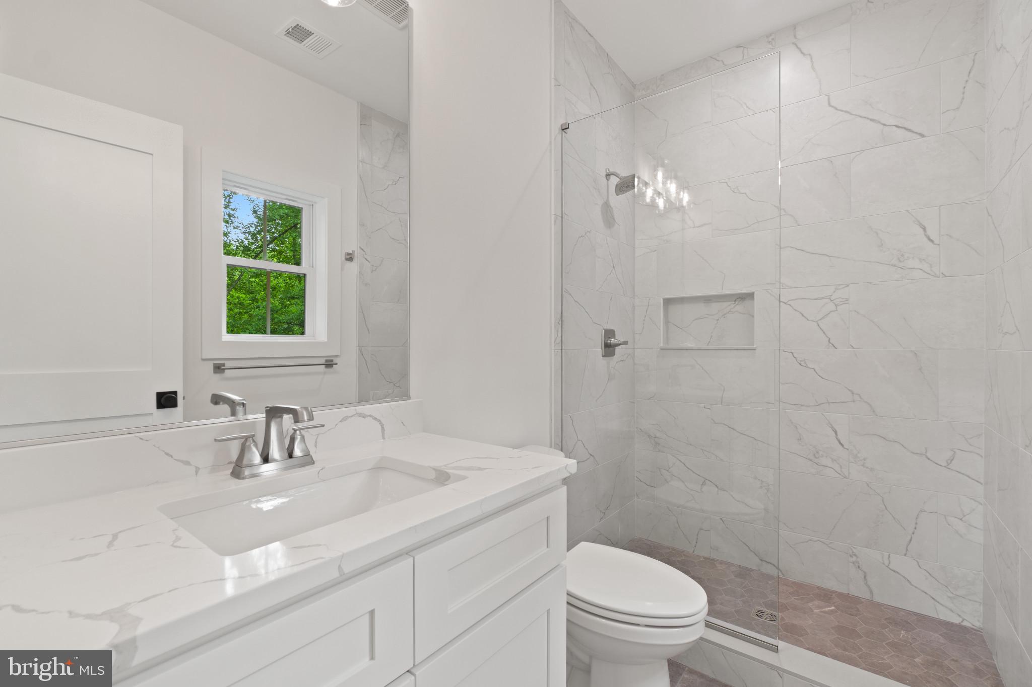 EDGEWATER - Residential