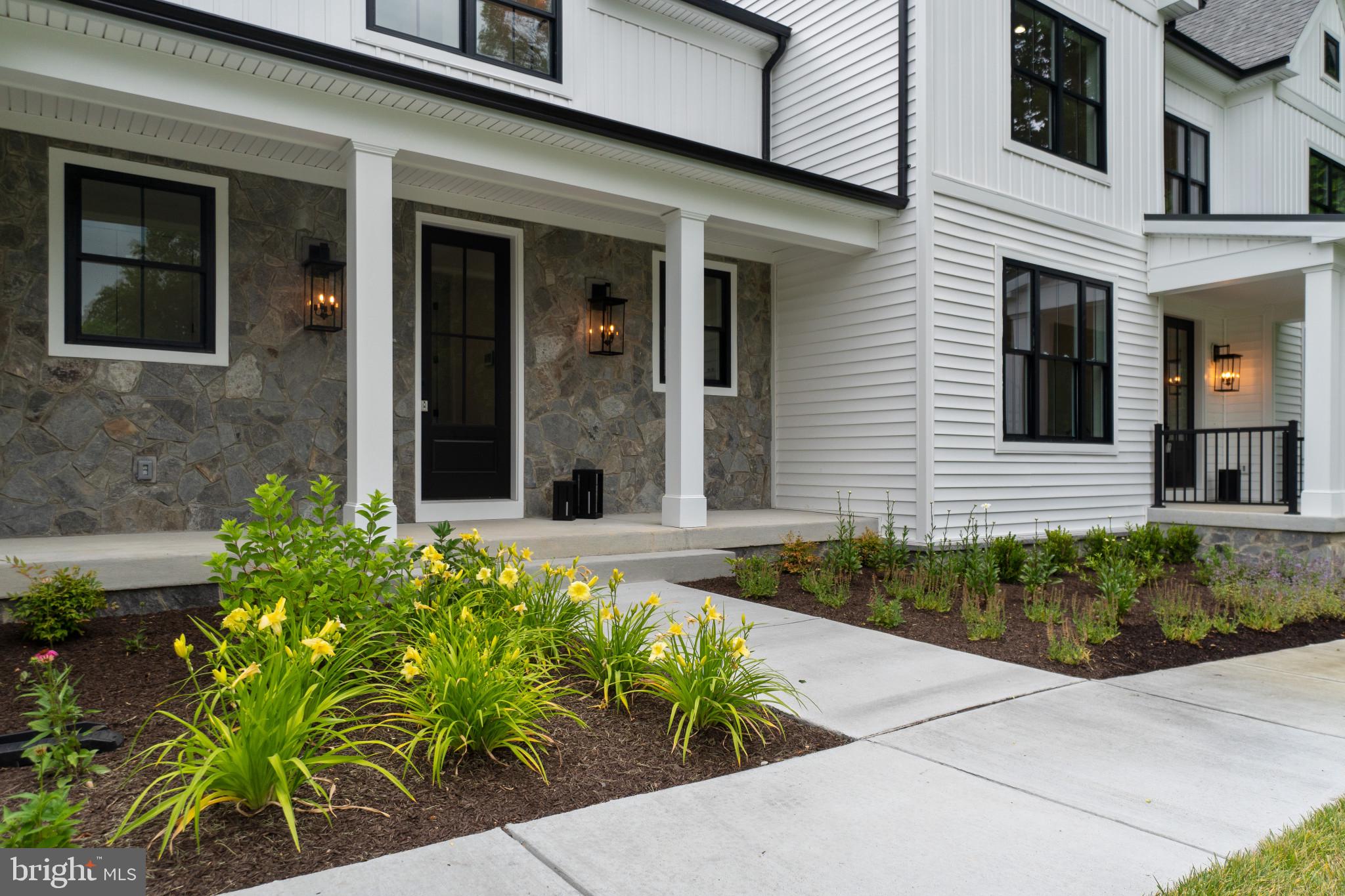 EDGEWATER - Residential