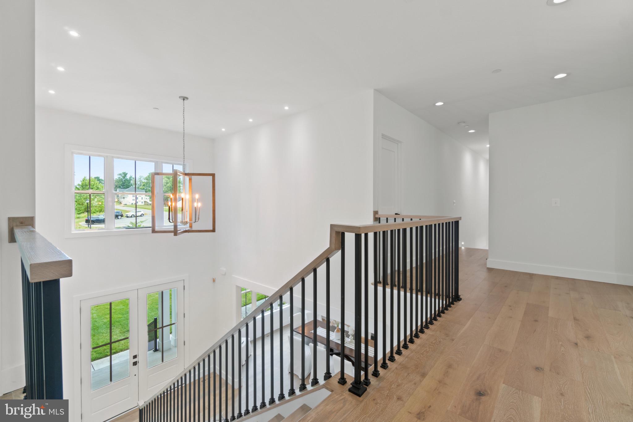 EDGEWATER - Residential