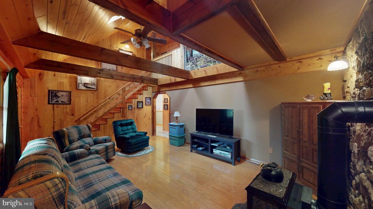 HIGH MOUNTAIN ORCHARDS - Residential