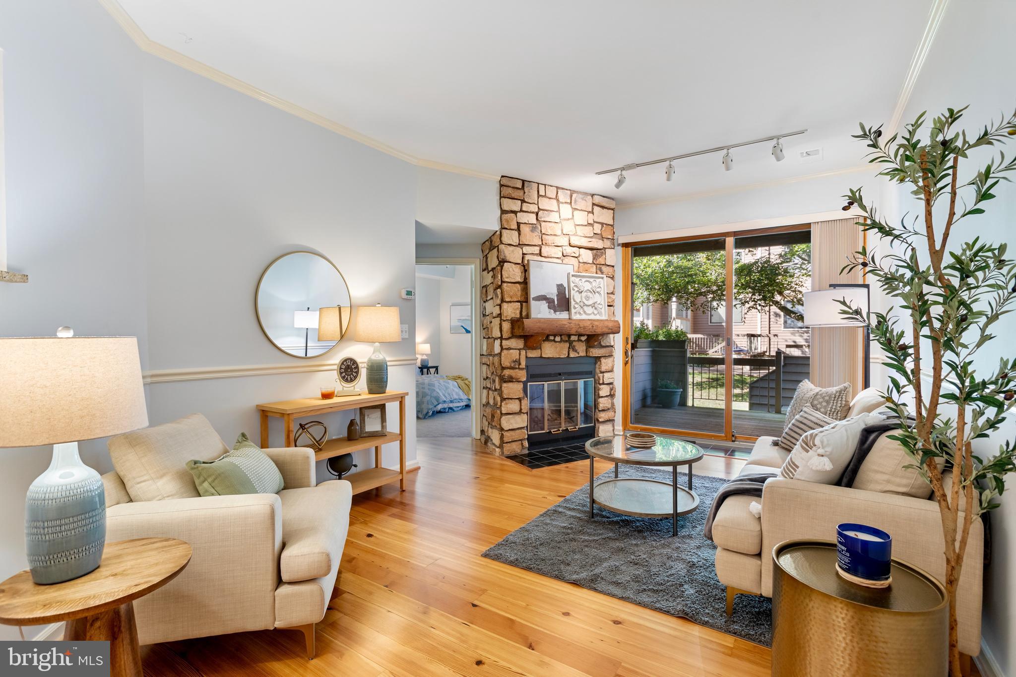 HARBOR POINT - Residential