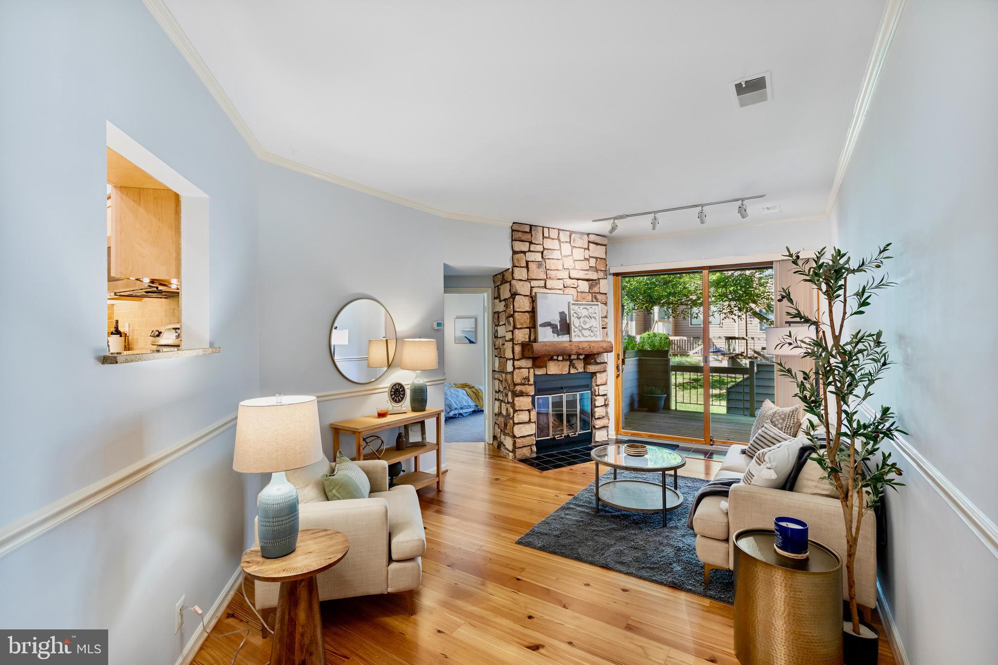 HARBOR POINT - Residential