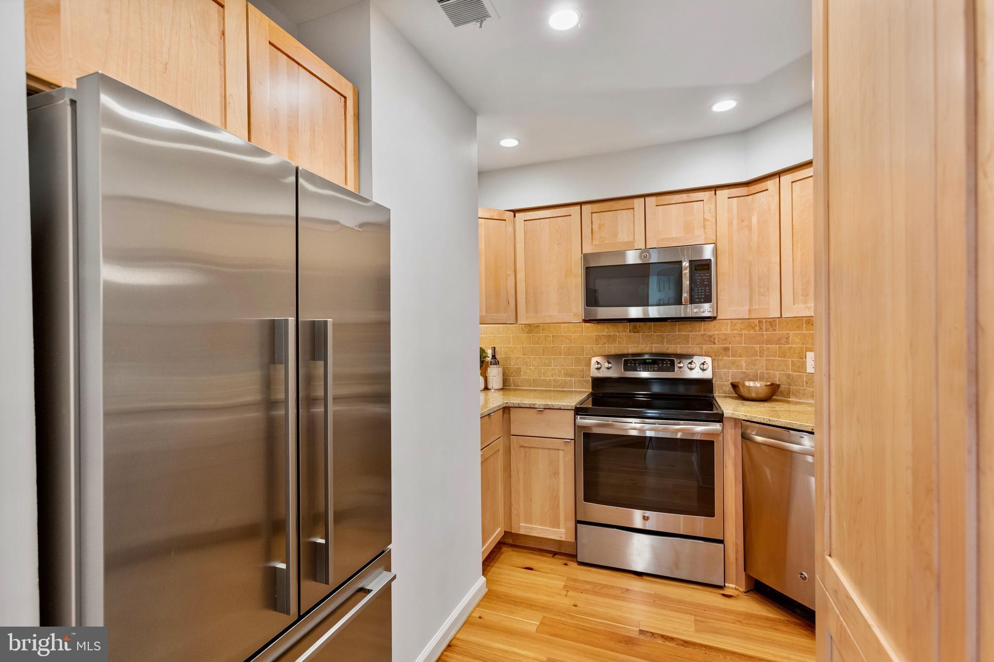 HARBOR POINT - Residential