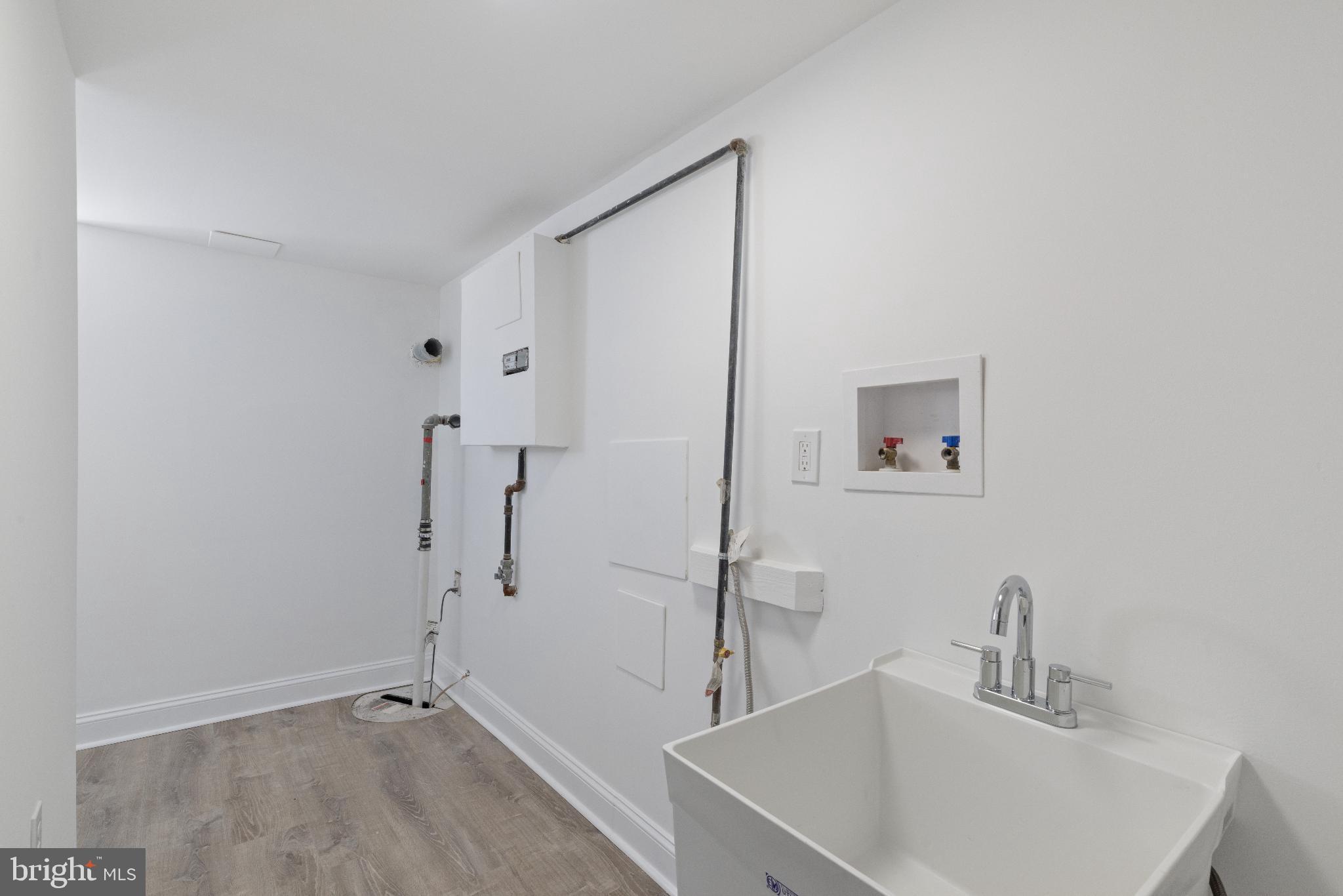 RANDALLSTOWN - Residential