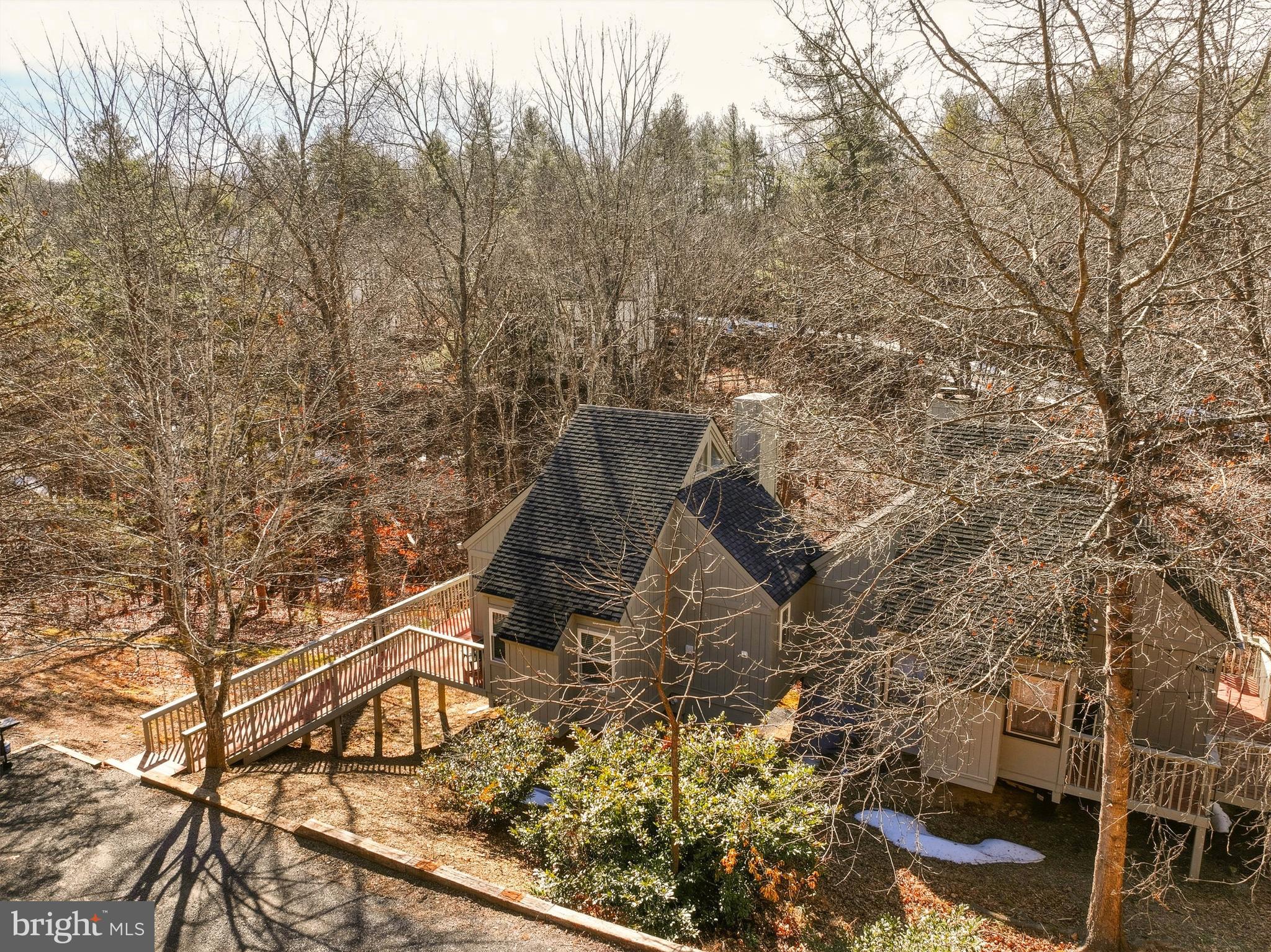 LAKEVIEW PEDESTAL HOMES - Residential