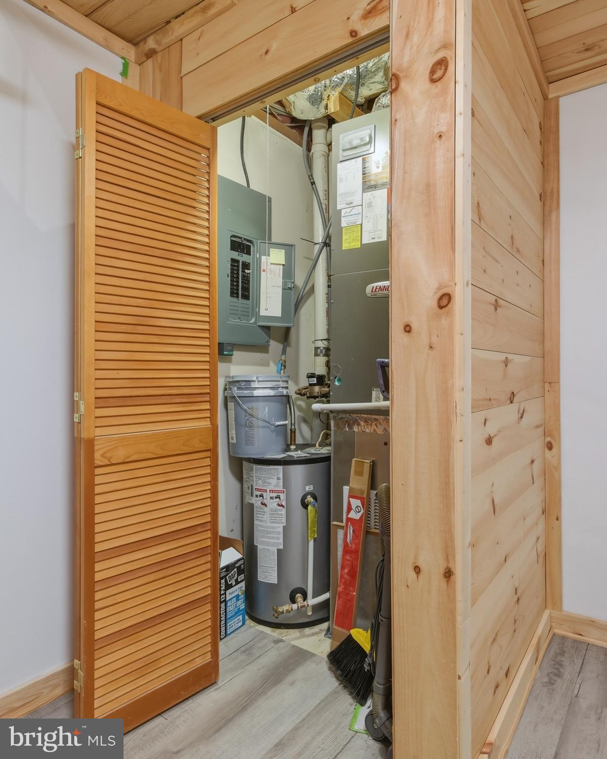 LAKEVIEW PEDESTAL HOMES - Residential