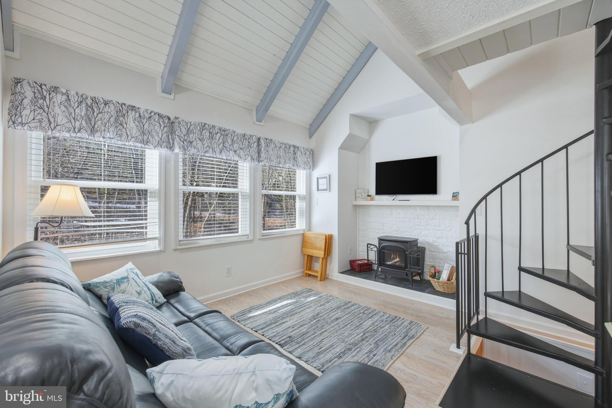 LAKEVIEW PEDESTAL HOMES - Residential