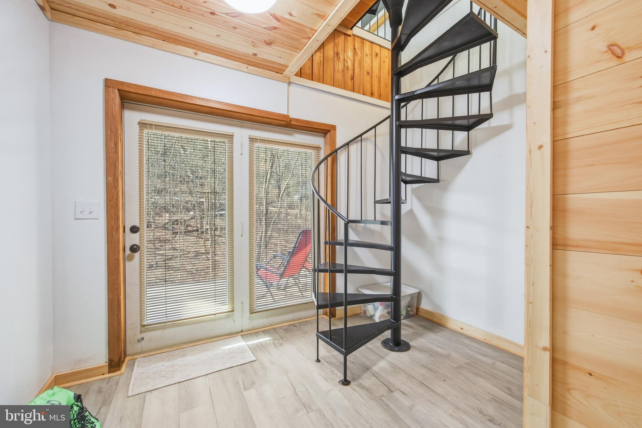 LAKEVIEW PEDESTAL HOMES - Residential