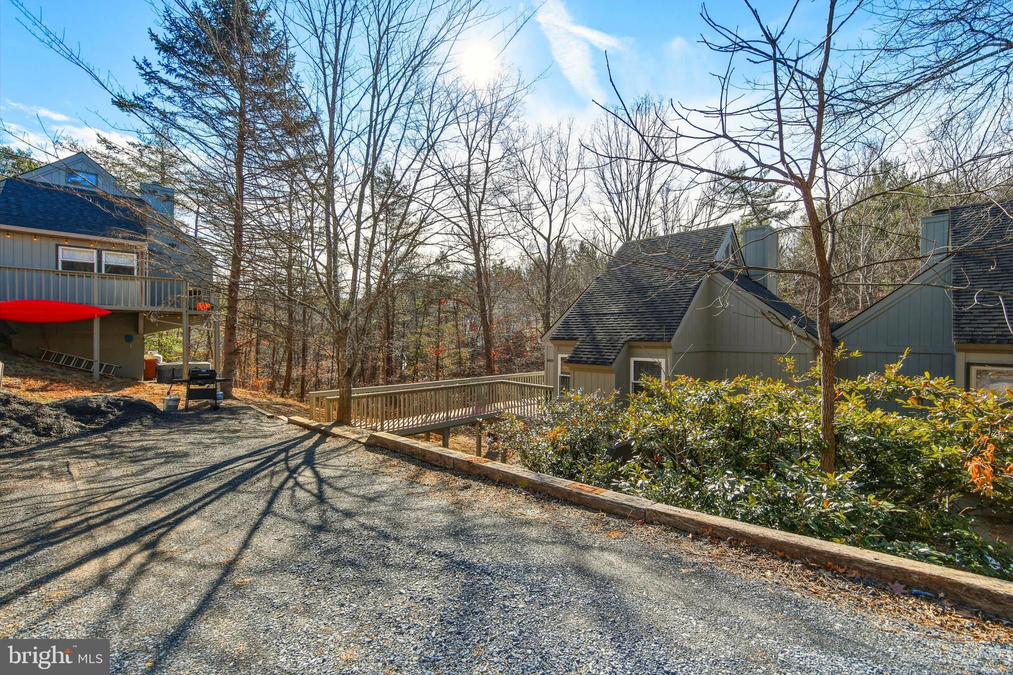 LAKEVIEW PEDESTAL HOMES - Residential