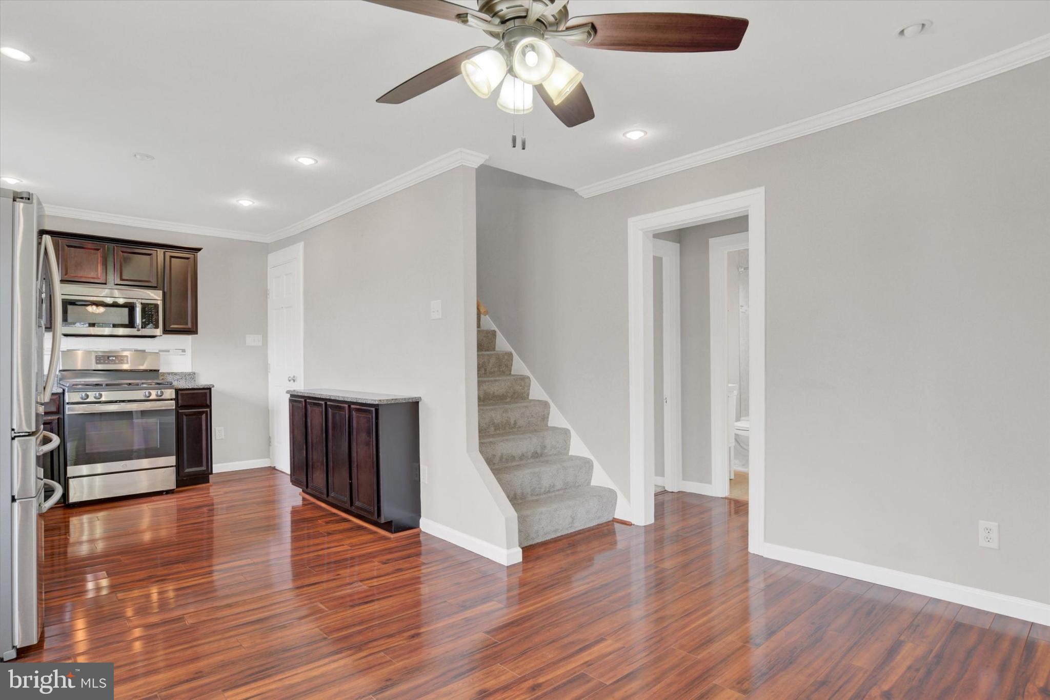 PALMDALE - Residential