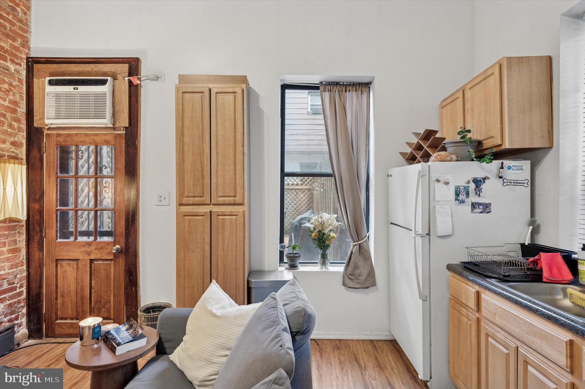 QUEEN VILLAGE - Residential Income