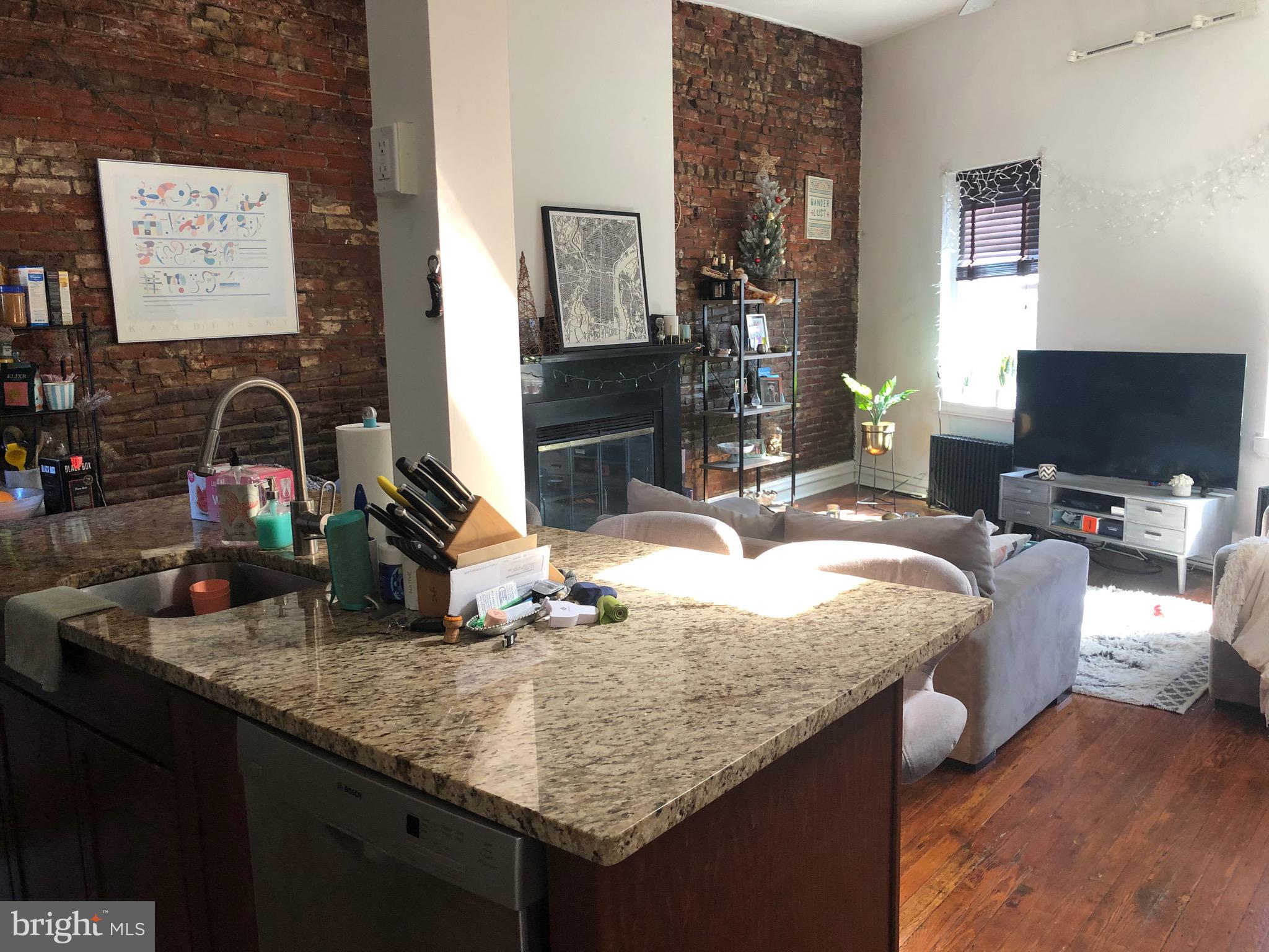 QUEEN VILLAGE - Residential Income