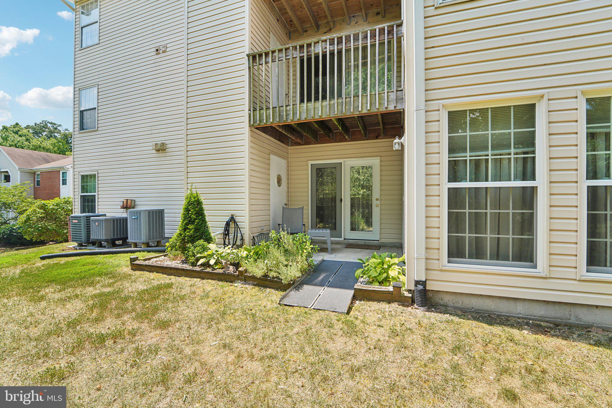 OAK LEAF VILLAS - Residential