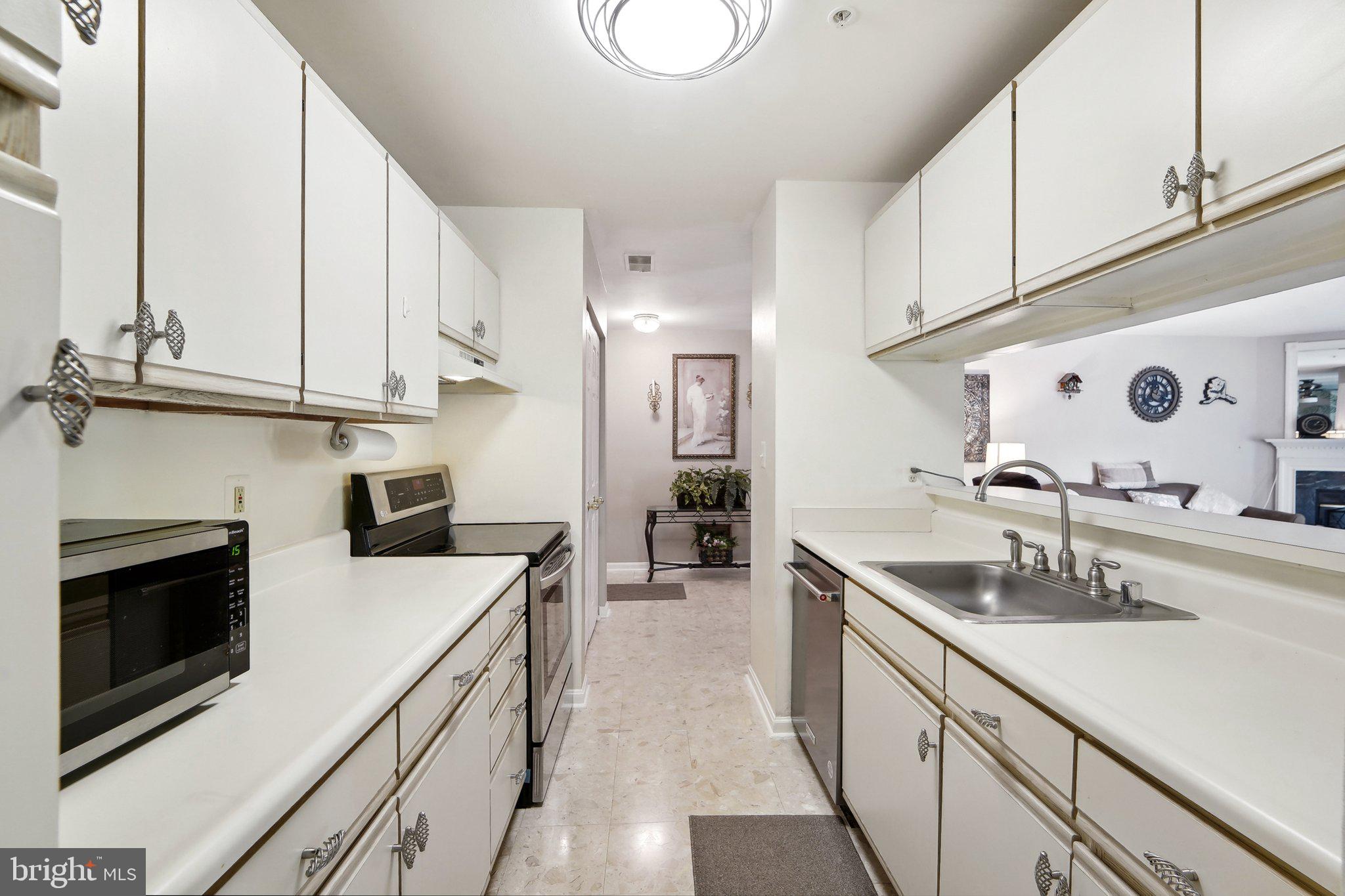 OAK LEAF VILLAS - Residential