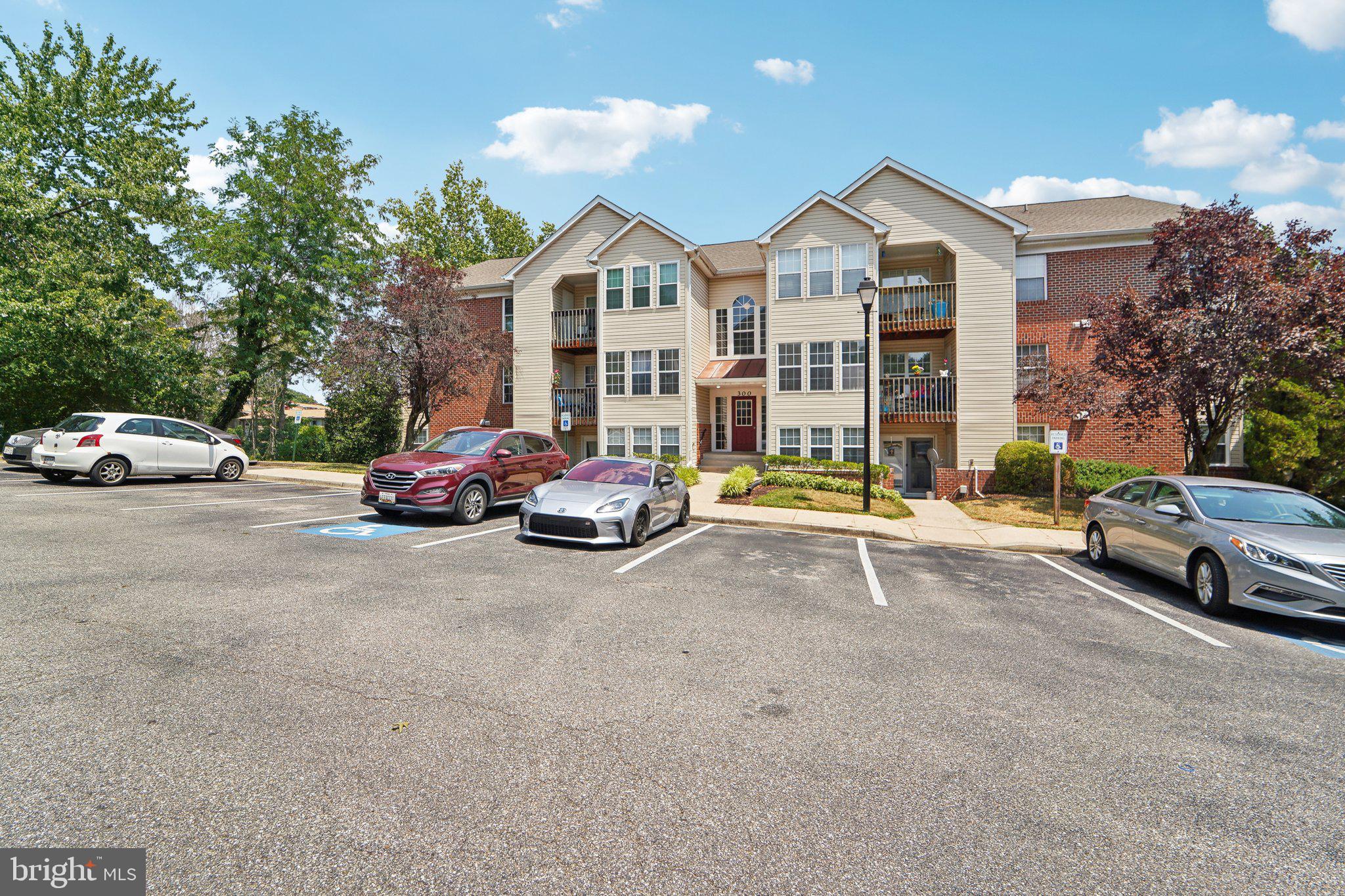 OAK LEAF VILLAS - Residential