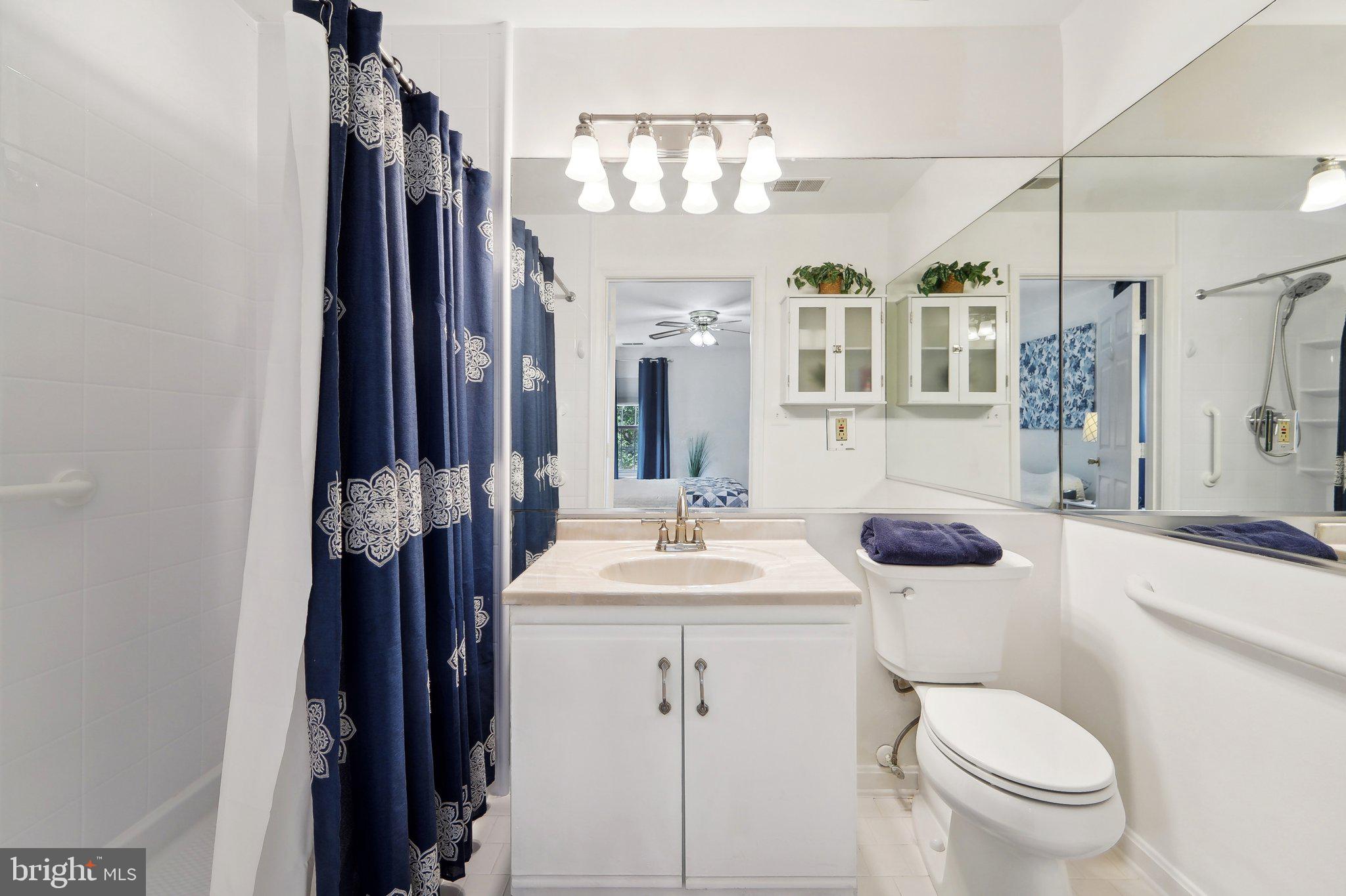 OAK LEAF VILLAS - Residential