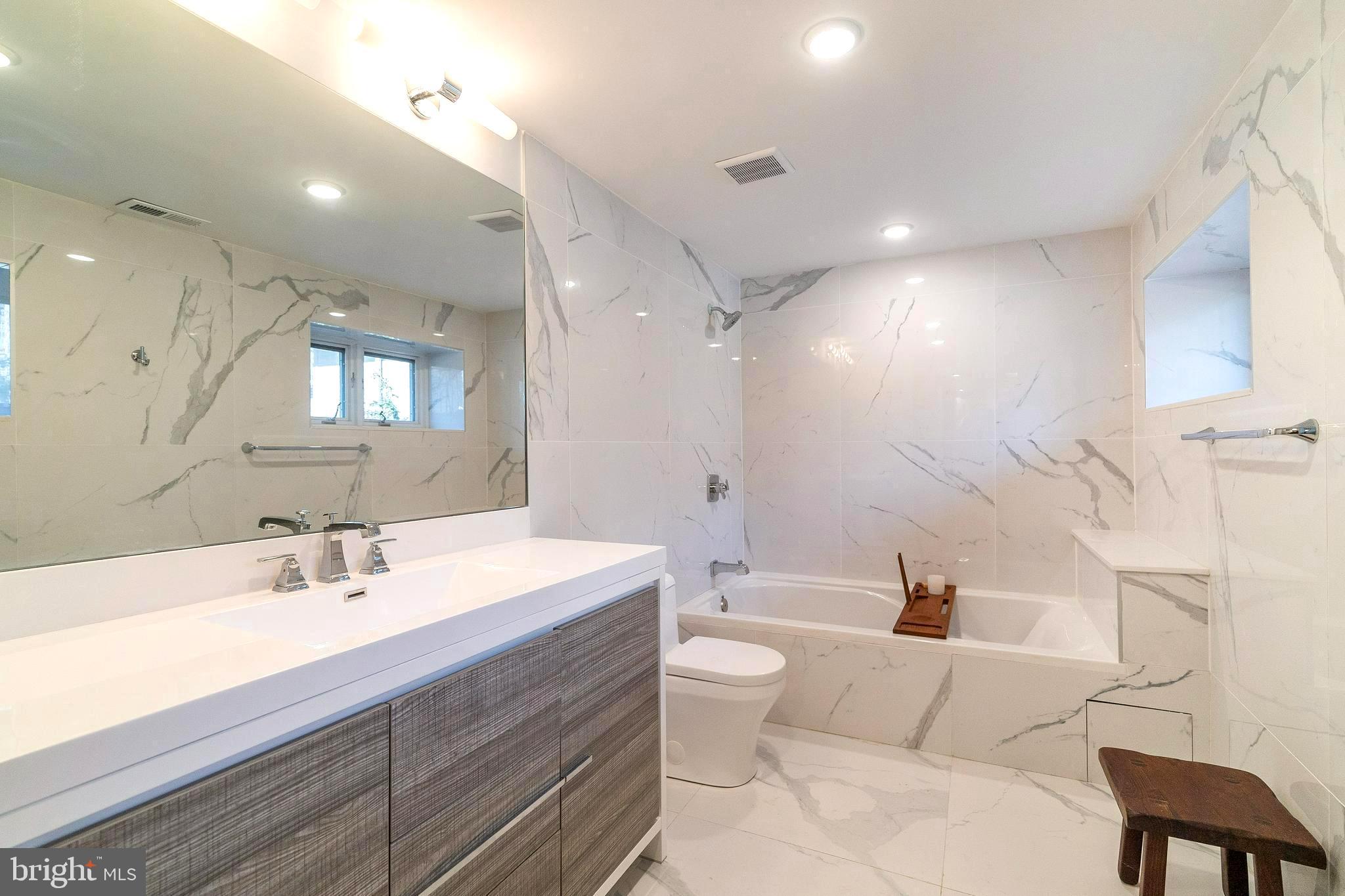 ANDORRA WOODS - Residential