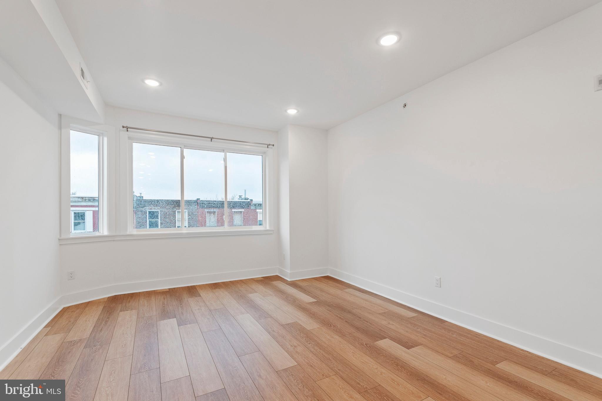 2904 W DIAMOND STREET 4