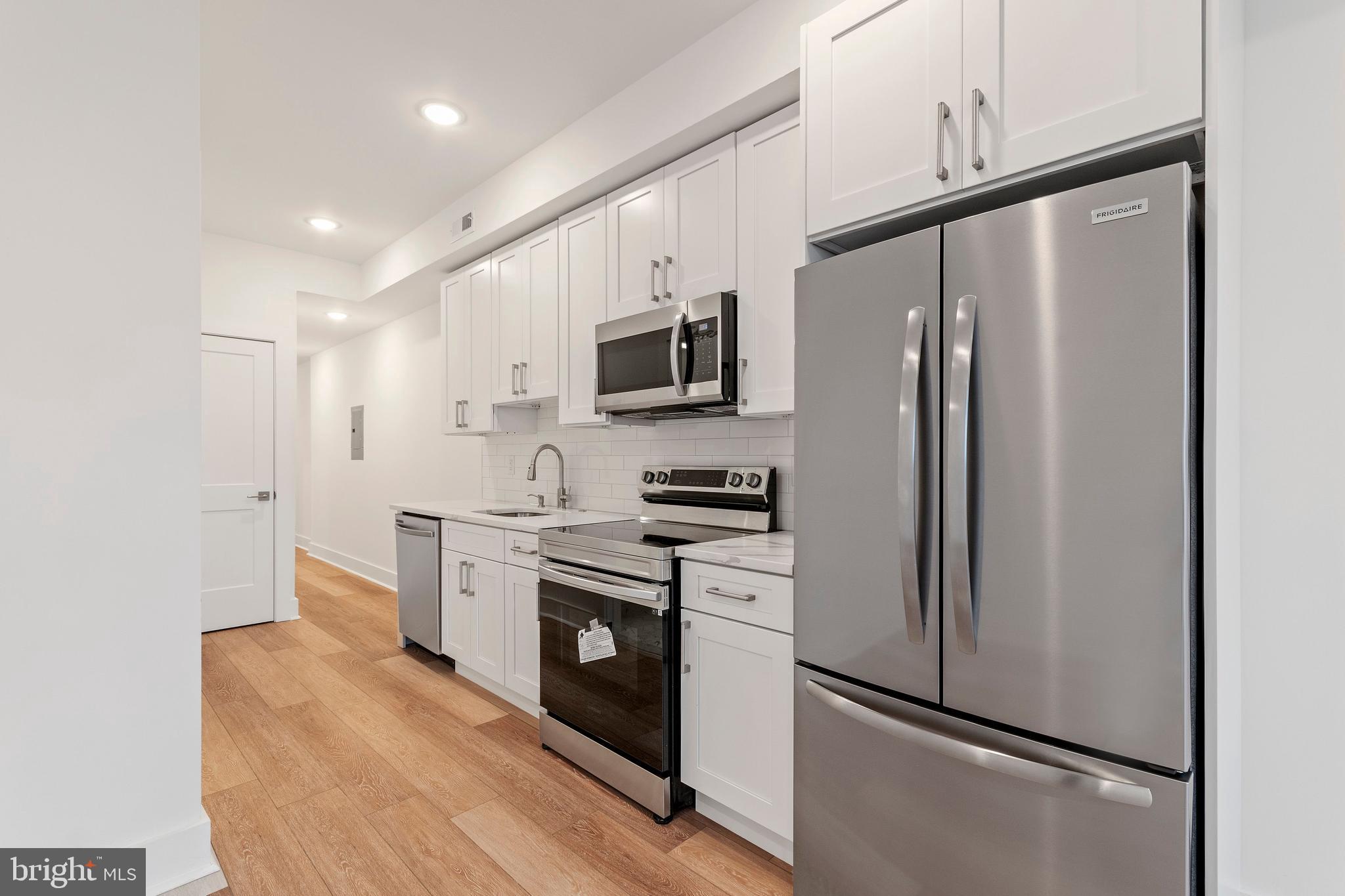 2904 W DIAMOND STREET 4