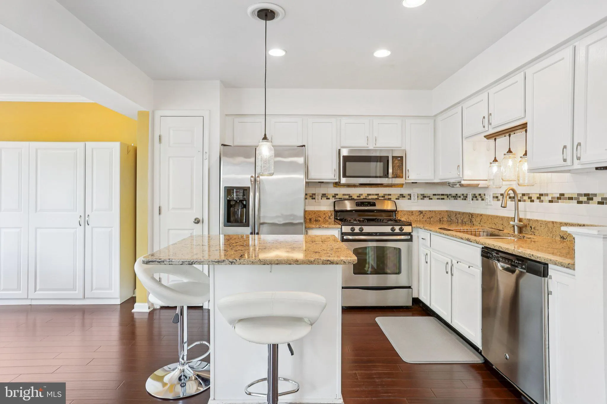 North Wales, Pennsylvania 19454, United States, 3 Bedrooms Bedrooms, ,3 BathroomsBathrooms,Residential,Contingent,181395