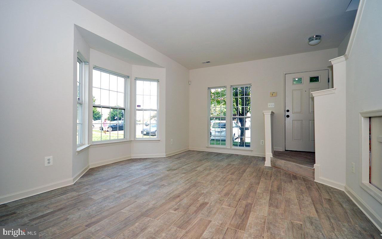ASHBURN VILLAGE - Residential