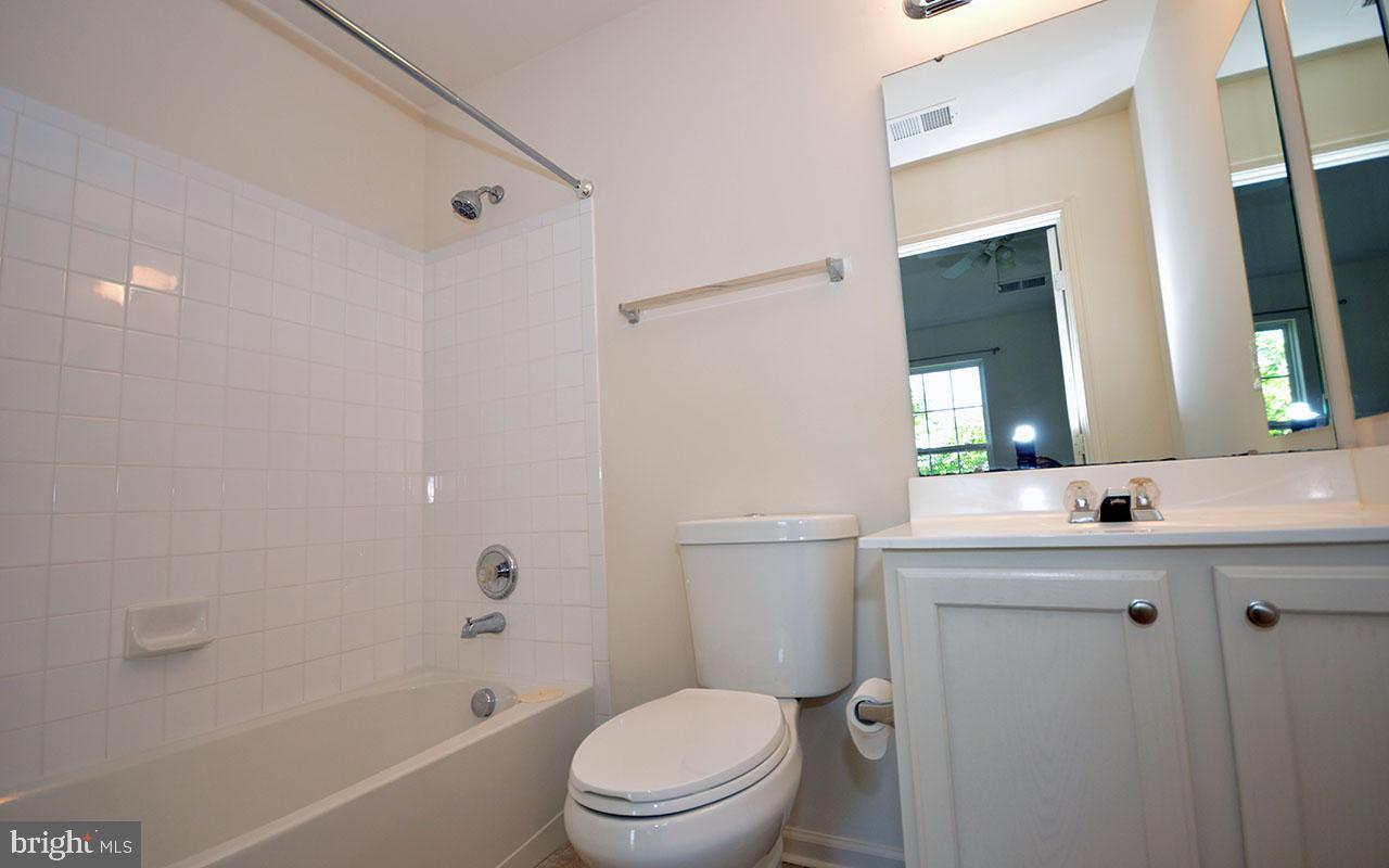 ASHBURN VILLAGE - Residential