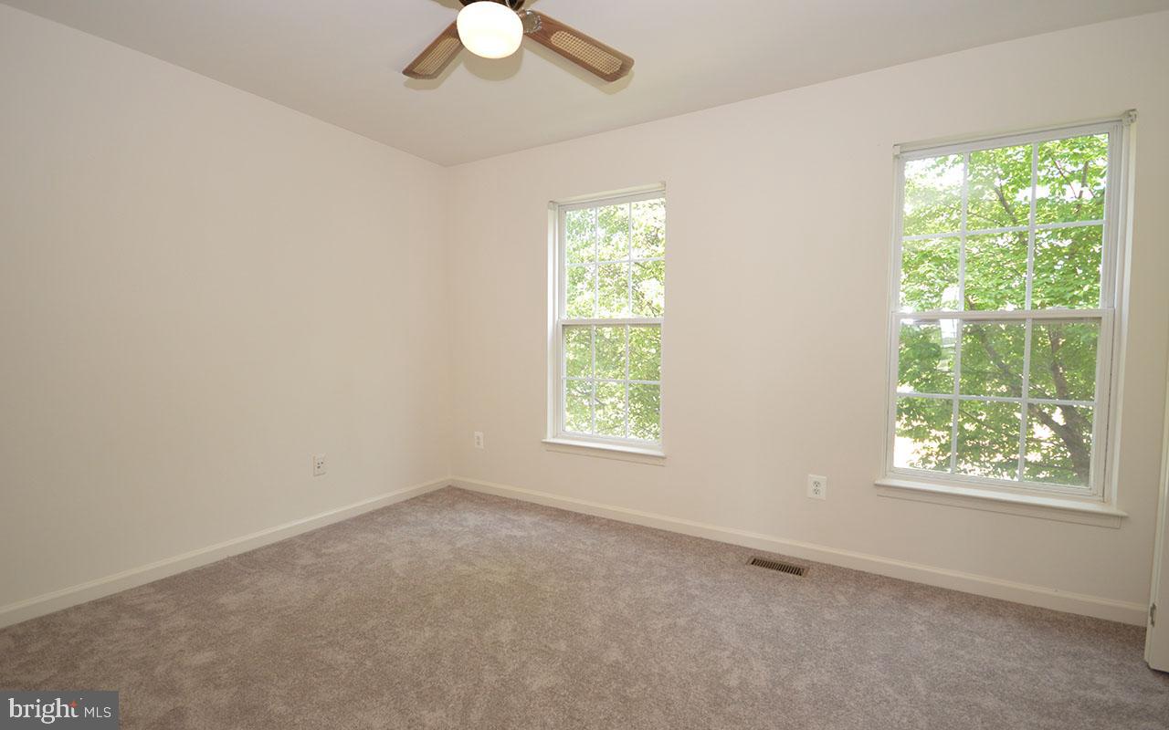 ASHBURN VILLAGE - Residential