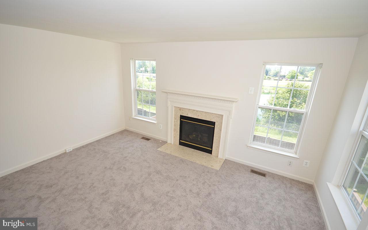 ASHBURN VILLAGE - Residential